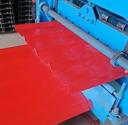 Panjang yang disesuaikan Prepainted Ppgi Z100 Cold Rolled Steel Coil untuk bahan bangunan