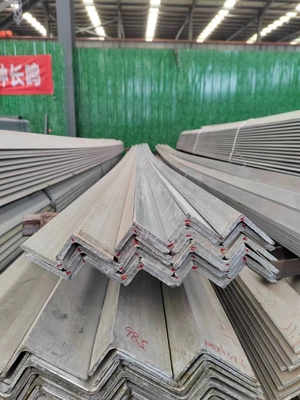 ASTM Kelas Hot Rolled Carbon Steel Iron untuk Bahan Konstruksi
