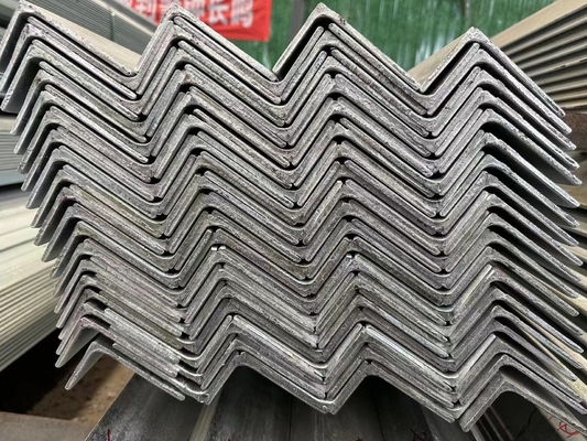 Hot Rolled Carbon Mild Steel Equal Unequal Angles Bar untuk Struktur Bangunan yang awet