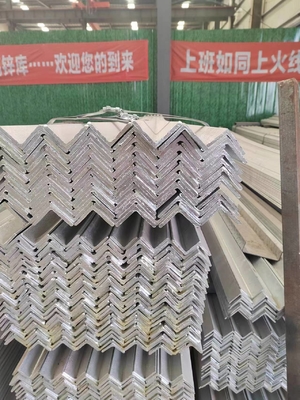 Galvanized Steel Angle Besi/Baja/MS GB Standar Side Slot Faktur berdasarkan berat sebenarnya