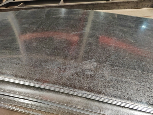 Koil baja galvanis bergelombang panas 2-3.5mm yang dapat disesuaikan untuk teknik konstruksi