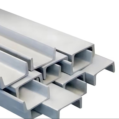 JIS Standard SS400 75x40x4x7mm U Channel Steel untuk bahan bangunan logam 1-12m Panjang