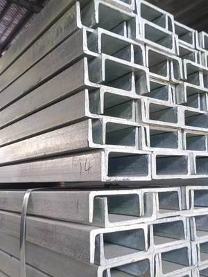 C8 C10 C12 C16 U Channel Hot Rolled Steel untuk Dukungan Struktural