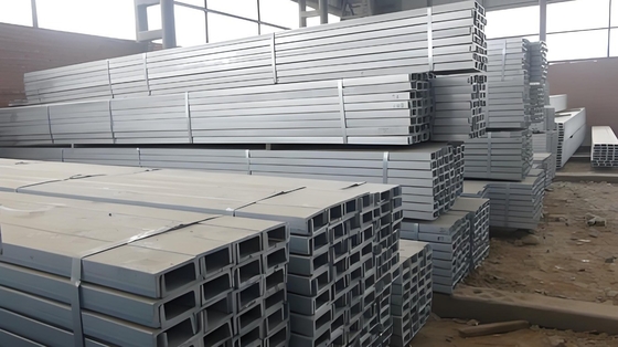 Hot Rolled Stainless Steel Unistrut Channel U Channel Berat dengan layanan Decoiling