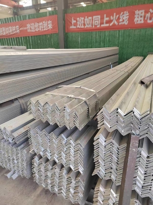 Bangunan Industri Karbon Seimbang Besi Seimbang Angle Baja dengan Kompetitif 40x40x4mm