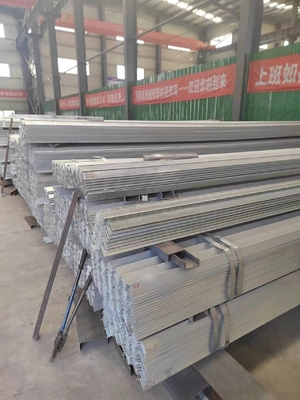 Bar sudut baja karbon kelas sama seri Q195-Q420 untuk ASTM A53 A36 GB Q235 Q345