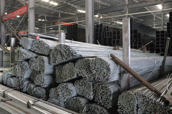 GB Standar Hot Dip Galvanized Round Steel untuk Aplikasi Las