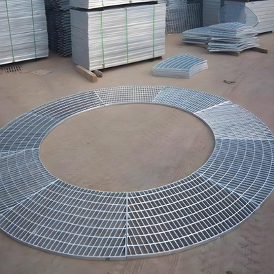 Hot-dipped Galvanized Steel Grating dengan Gaya Desain Industri dan 50mm Cross bar pitch