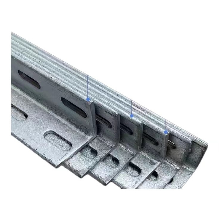 Hot Rolled Galvanized Perforated Equal Angle Steel Lintel dengan Lubang Punching/ Slotted Iron Bar