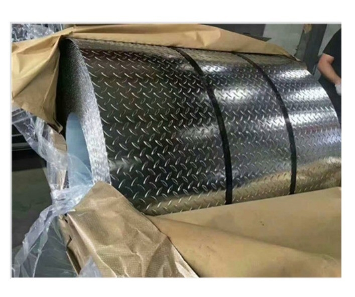 Disesuaikan 40g / m2 Zinc Lapisan Galvanis Pola Plat Baja dengan dan 13,75mm Ketebalan